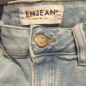 Enjean Women's Light Wash Distressed Blue Jean Shorts Size S